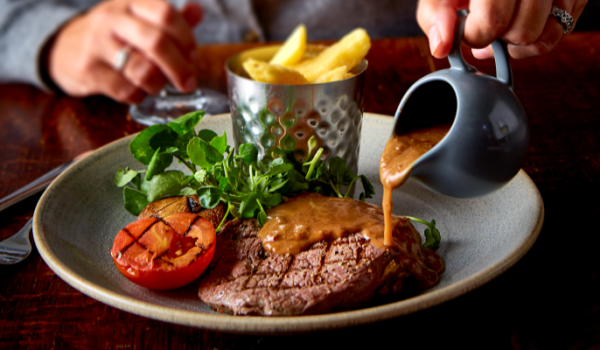 HYDES A-W MAINS Fillet steak box